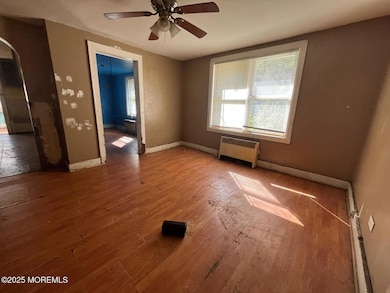 10 Pergola Ave, Jamesburg, NJ 08831 - photo 2