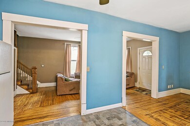 738 Paris Ave SE, Grand Rapids, MI 49503 - photo 2