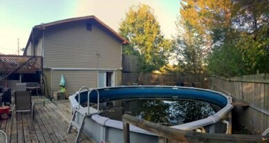 pool 1030 Pine Tree Ln, Nixa