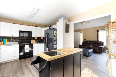 2457 Foxfire Ln, Burlington, NC 27217 - photo 6