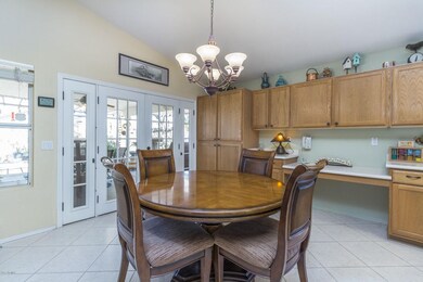 5) CASUAL DINING