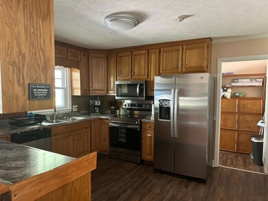 1817 W Lakeridge Dr, Albany, GA 31707 - photo 5