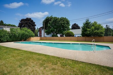 9 Hallmark Gardens unit 3, Burlington, MA 01803 - photo 5