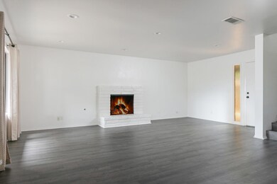 4409 Catlin Cir-005-009-Living Room-MLS_