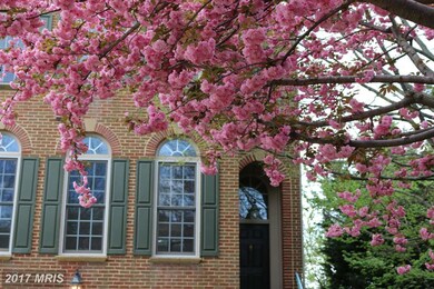 9927 Trosby Ct, Vienna, VA 22181 - photo 2