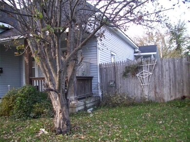 1222 W 3rd St, Anderson, IN 46016 - photo 2