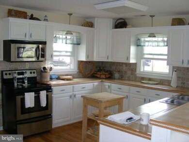 104 Riverview Cir, Colonial Beach, VA 22443 - photo 3