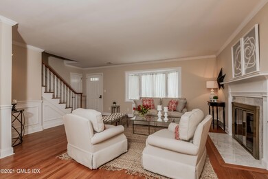 004-Living_Room-1232647-large