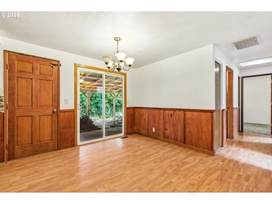 810 Birch St, Junction City, OR 97448 - photo 6