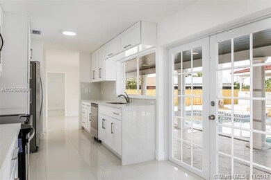 Kitchen bright and spacious