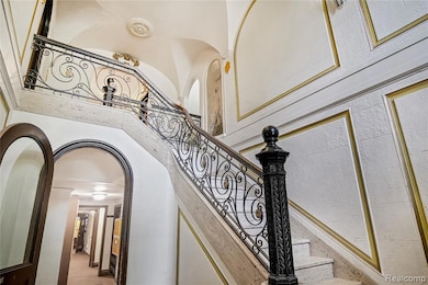 120 Glynn Ct unit 7, Detroit, MI 48202 - photo 2