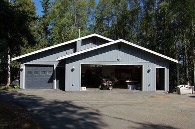 OVERSIZED 3 car garage