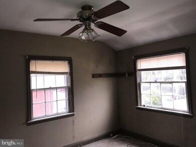 1028 Middlesex Rd, Essex, MD 21221 - photo 6