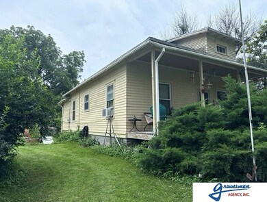 106 Center St, Auburn, NE 68305 - photo 2
