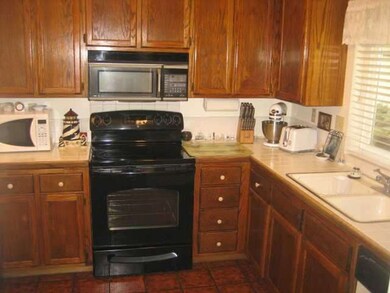Microwave is non-functioning.  The stove in this p