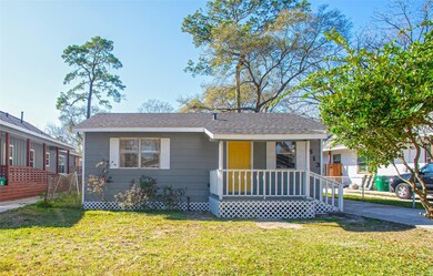 6813 Greenhurst St, Houston, TX 77091 - photo 2