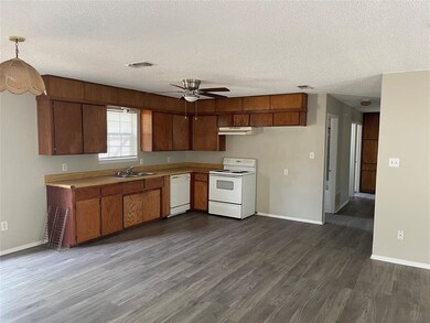 1215 Franklin St, Weatherford, TX 76086 - photo 4