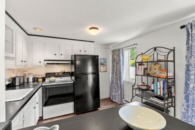 17 Glen Devin St unit 17, Amesbury, MA 01913 - photo 7