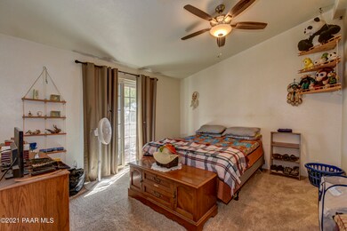 Master Bedroom (2)