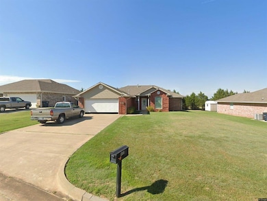 1208 Cambridge Dr, Shawnee, OK 74804 - photo 2