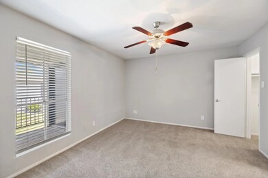 10101 Forum Park Dr unit 2047, Houston, TX 77036 - photo 5