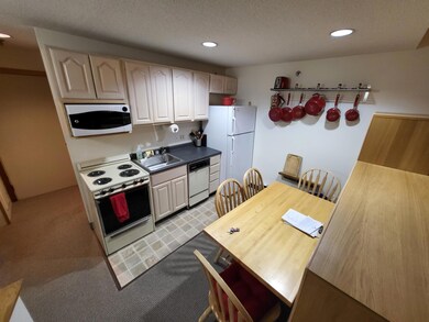 n104-kitchen-dining