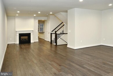 2319 Jefferson Davis Hwy unit 102, Alexandria, VA 22301 - photo 4