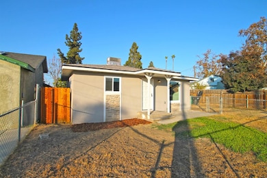 536 Union Ave, Porterville, CA 93257 - photo 2