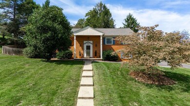 1031 Crofton Ave, Waynesboro, VA 22980 - photo 2