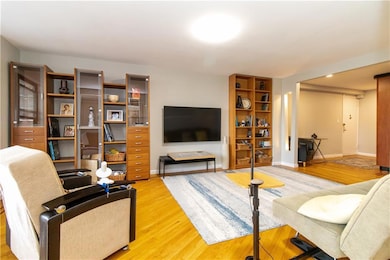 Brighton Towers A unit 7C, Brooklyn, NY 11235 - photo 6