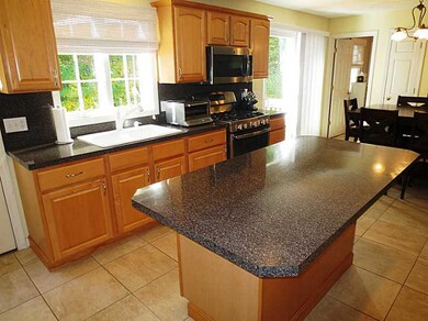 35 Peveril Rd, Cranston, RI 02921 - photo 5