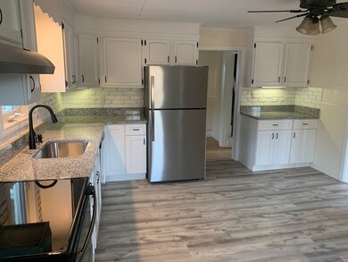 8 Grant St, Millers Falls, MA 01349 - photo 4