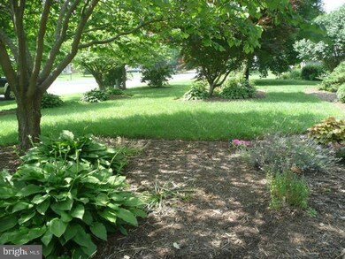 2002 Maplewood Dr, Hagerstown, MD 21740 - photo 5