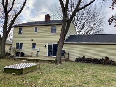 915 Hickory Dr, Marysville, OH 43040 - photo 2