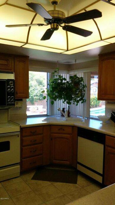 14802 North 50th Place Kitchen