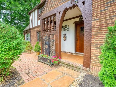 Get ready to enter an artful story of architectural inspiration.