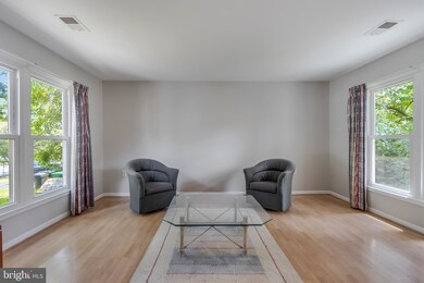 13104 N Point Ln, Laurel, MD 20708 - photo 5
