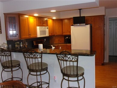kitchen eating area