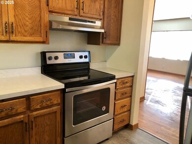 3215 Pheasant Blvd, Springfield, OR 97477 - photo 7