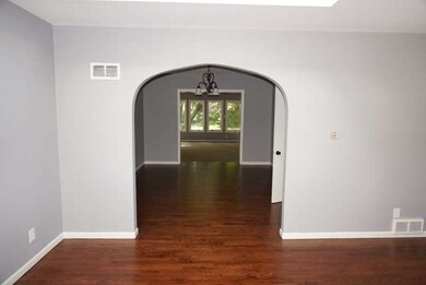 516 S Calumet Ave, Aurora, IL 60506 - photo 4