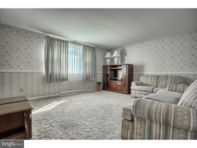 3134 Mckently St, Reading, PA 19605 - photo 6