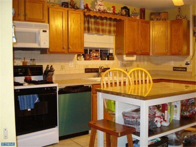 2562 Bartholomew Dr, Vineland, NJ 08361 - photo 2