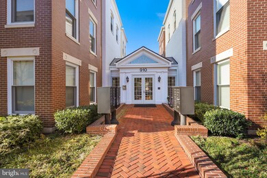 910 Powhatan St unit 105S, Alexandria, VA 22314 - photo 2