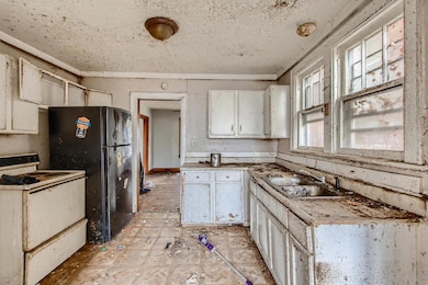 27 S Warren Ave, Columbus, OH 43204 - photo 2