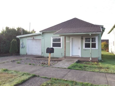 2305 9th St, Tillamook, OR 97141 - photo 2