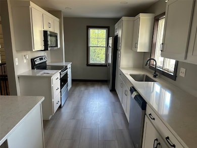 1231 Miami Ct NE, Cedar Rapids, IA 52402 - photo 5