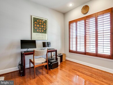 8412 Stargazer Lily Ct, Lorton, VA 22079 - photo 4