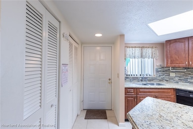 4985 Casablanca Cir N unit J5, Sebring, FL 33870 - photo 7