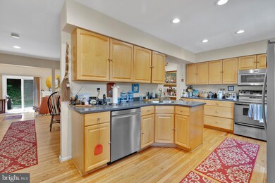 4616 Briar Patch Ct, Fairfax, VA 22032 - photo 5