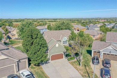 614 Duncan Cir, Raymore, MO 64083 - photo 2